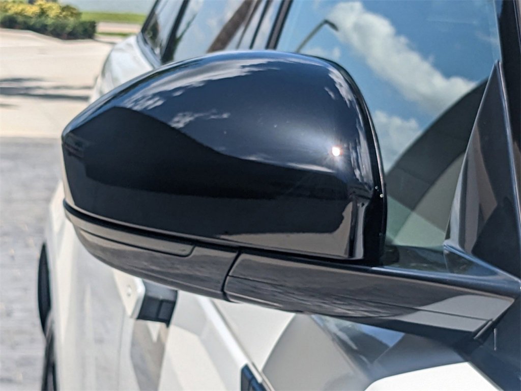 New 2025 Land Rover Range Rover Velar Dynamic SE image 11