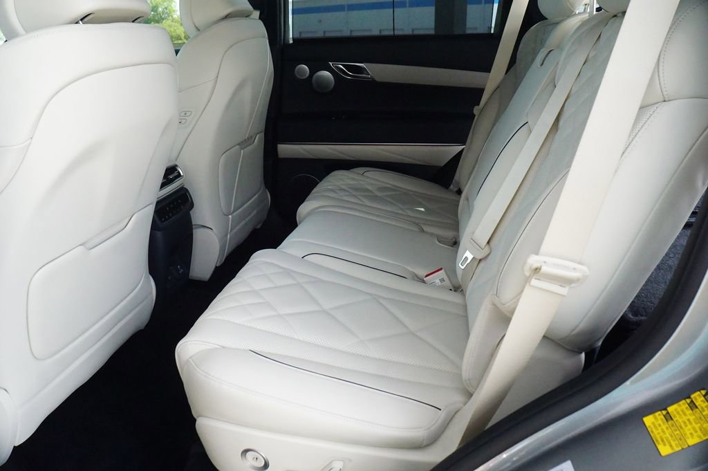 New 2025 Genesis GV80 3.5T Prestige image 18