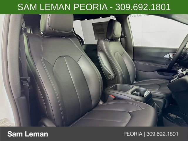 New 2026 Chrysler Pacifica Select AWD/4WD image 29