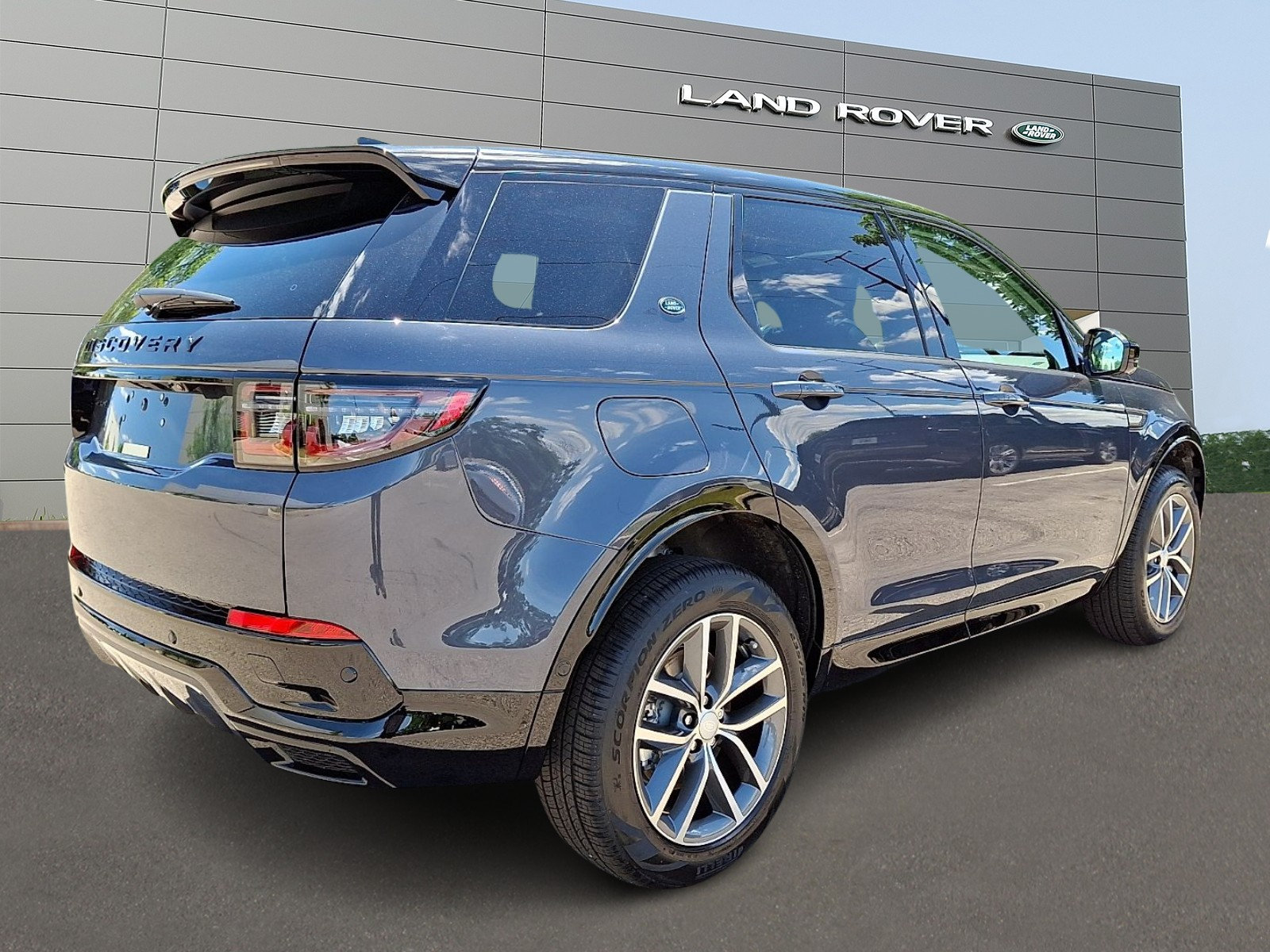 New 2026 Land Rover Discovery Sport Landmark AWD/4WD image 2