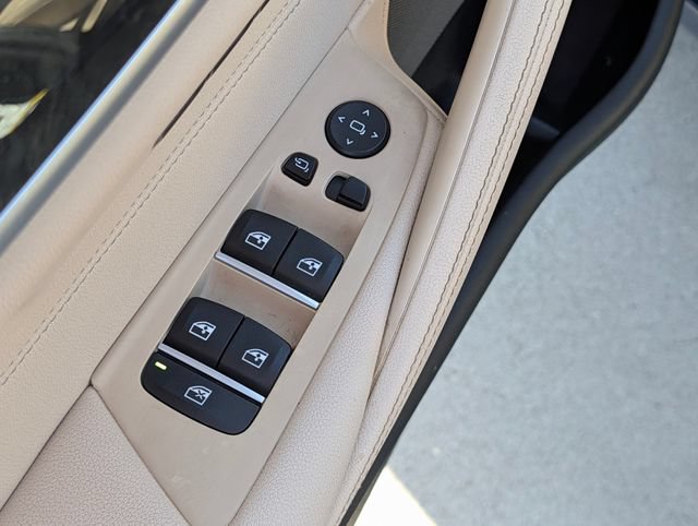 Used 2023 BMW 530e w/ Premium Package RWD image 17