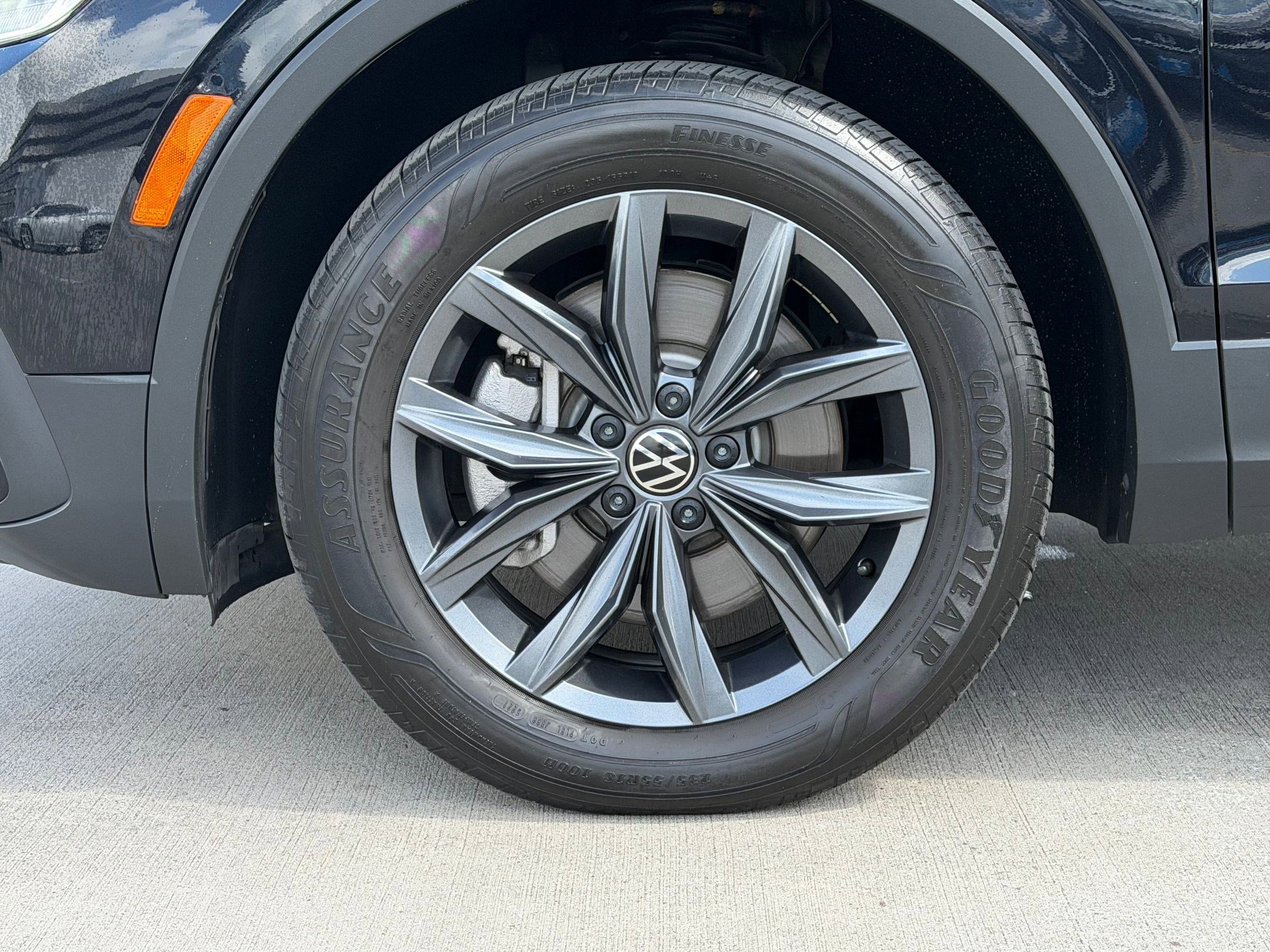 Certified 2022 Volkswagen Tiguan SE image 11