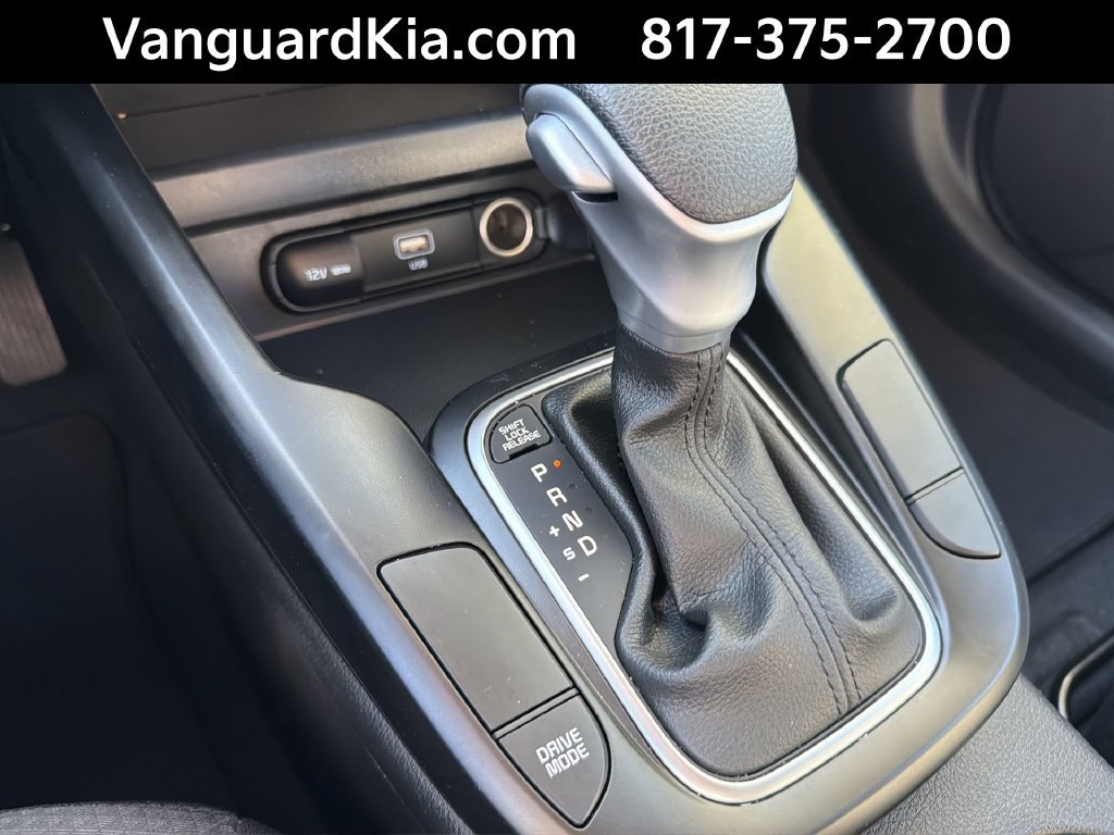 Certified 2025 Kia Soul LX w/ LX Technology Package FWD image 23