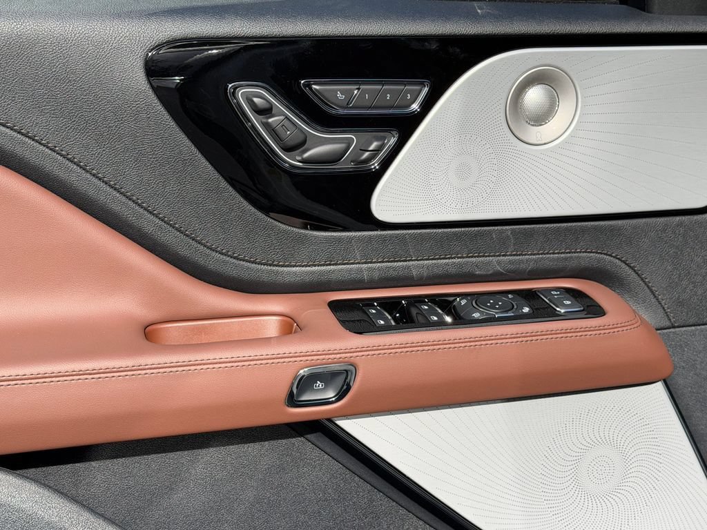 New 2027 Lincoln Aviator Reserve AWD/4WD image 23