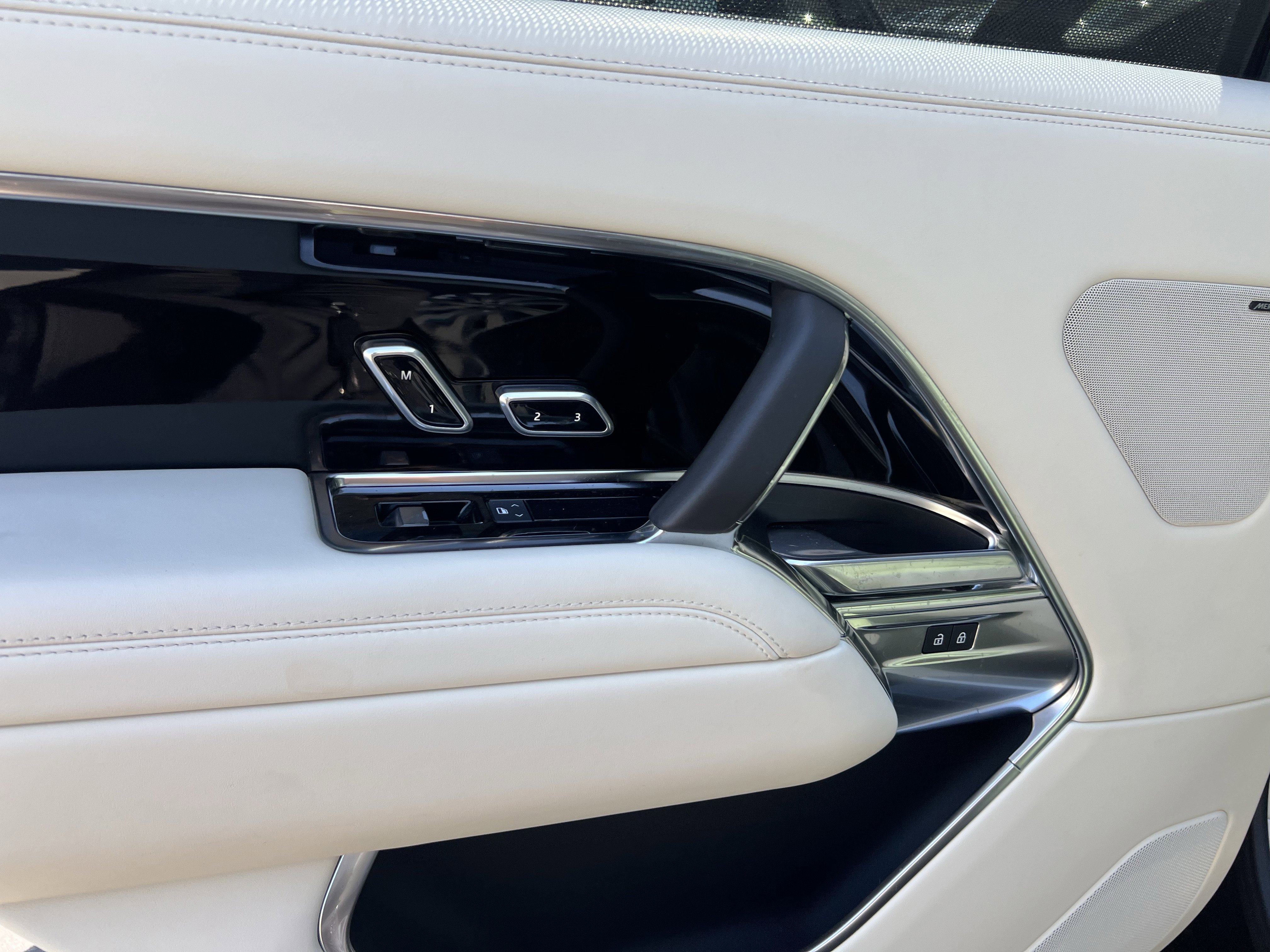 Certified 2023 Land Rover Range Rover Long Wheelbase SE image 27