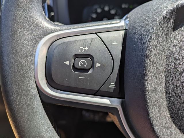Used 2018 Volvo XC60 T5 Momentum w/ Advanced Package image 17