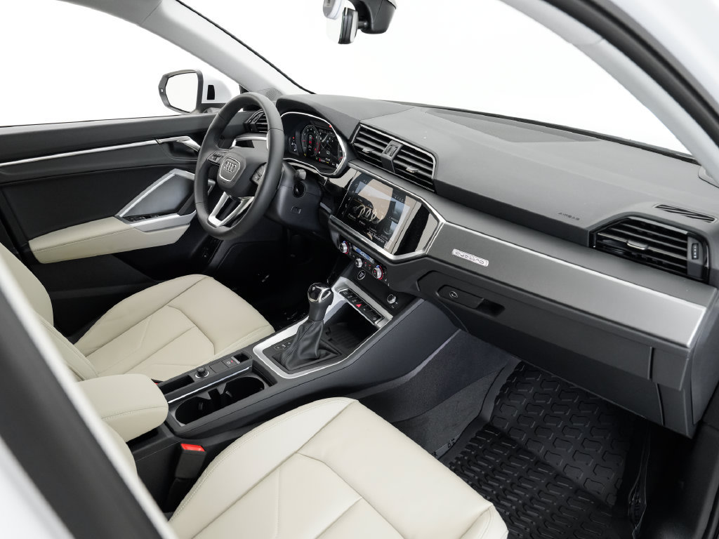 Certified 2025 Audi Q3 2.0T Premium Plus w/ Premium Plus Package AWD/4WD image 20