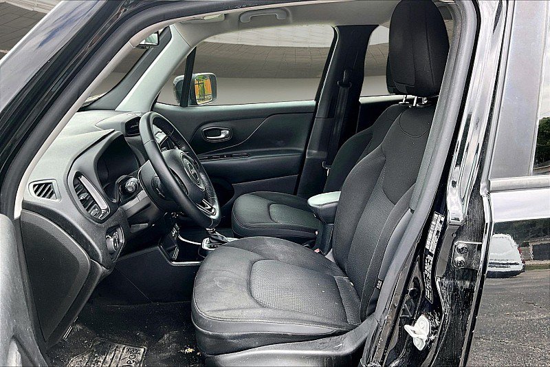 Used 2019 Jeep Renegade Altitude w/ Quick Order Package 2XM FWD image 20