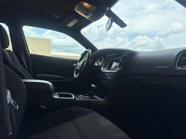 Used 2022 Dodge Charger SXT RWD image 38