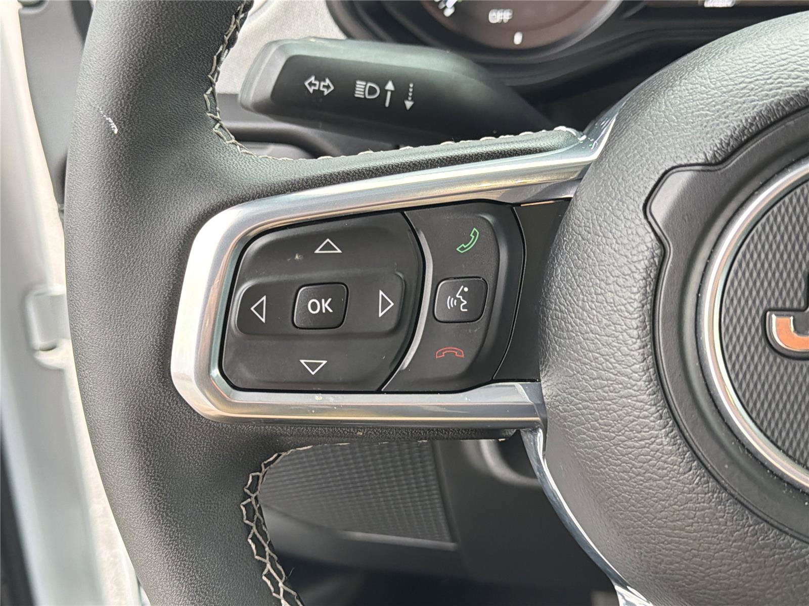 Used 2025 Jeep Wrangler Sahara image 26