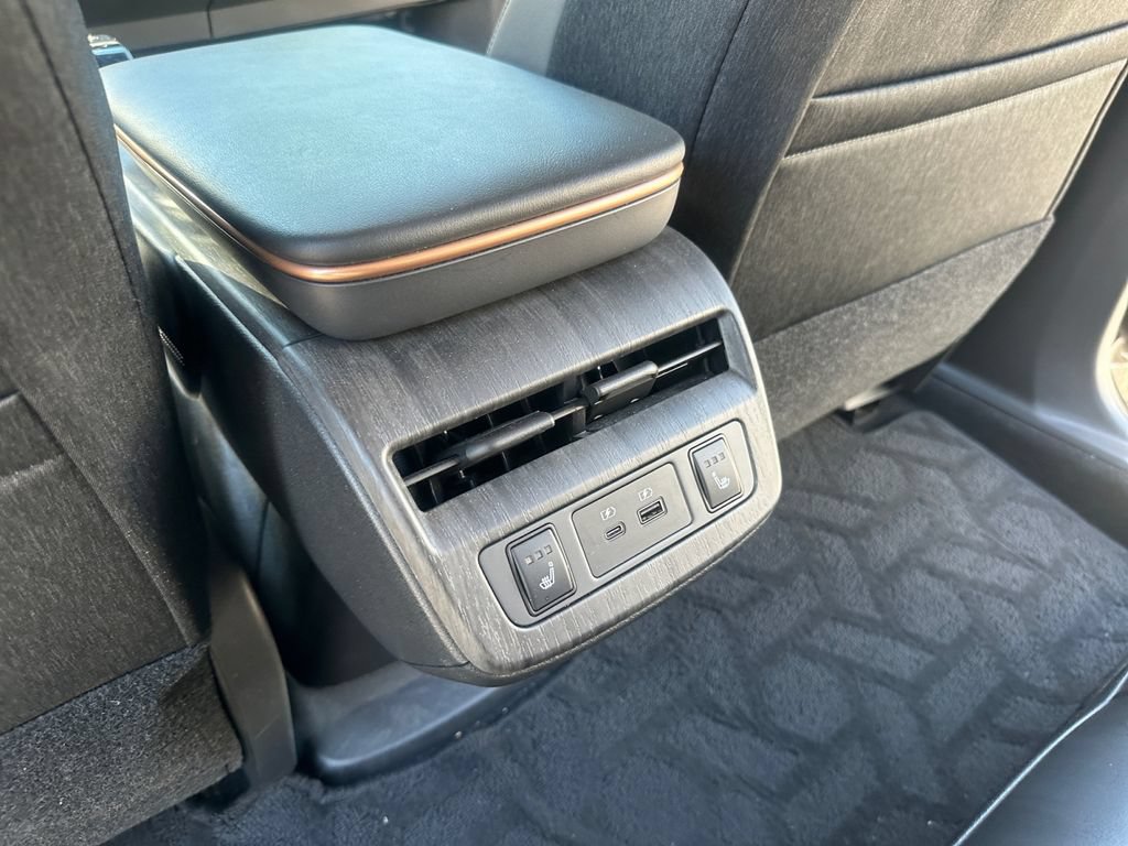 Used 2023 Nissan Ariya FWD image 27