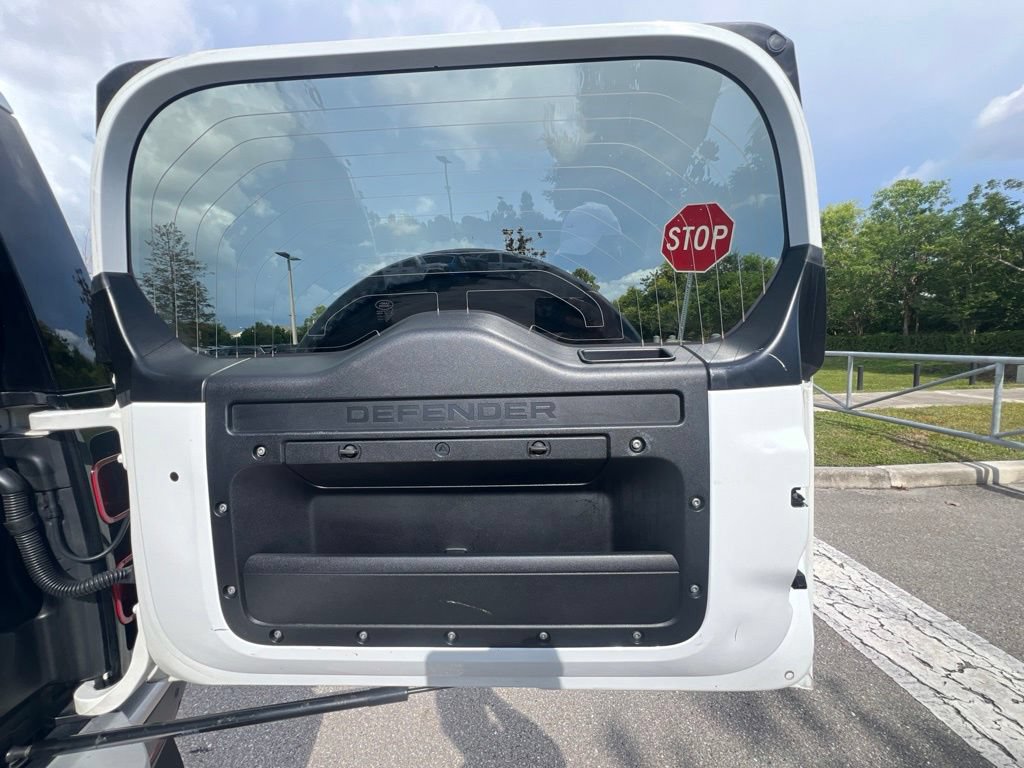 Used 2020 Land Rover Defender 110 SE AWD/4WD image 22