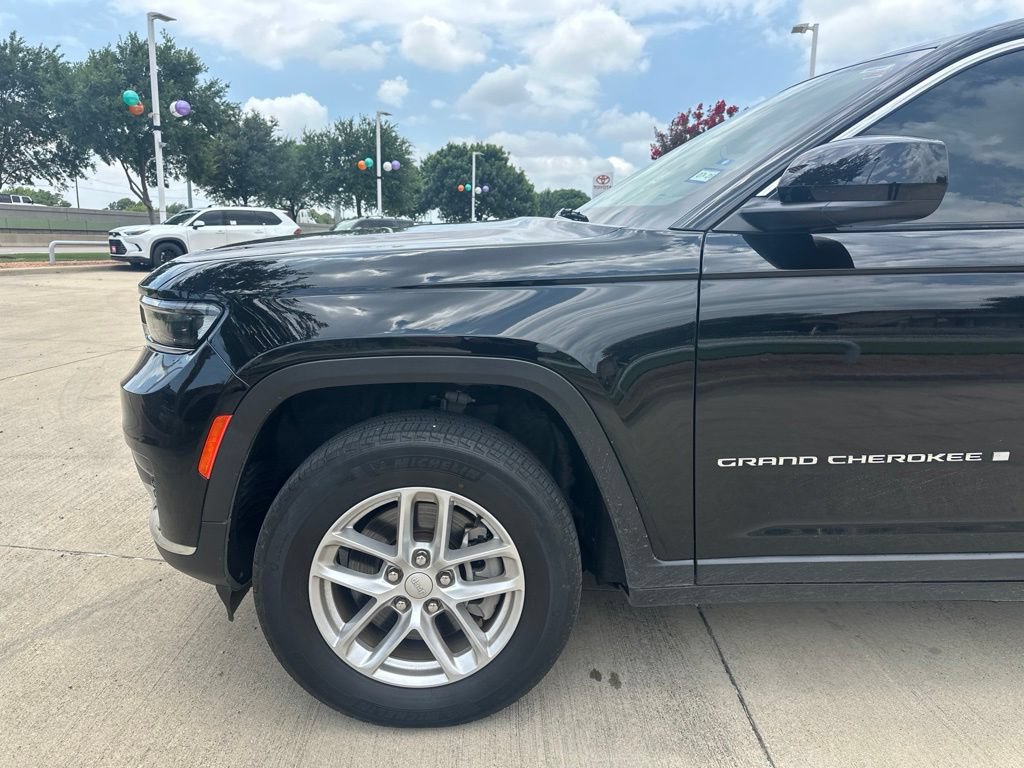 Used 2023 Jeep Grand Cherokee L Laredo RWD image 2