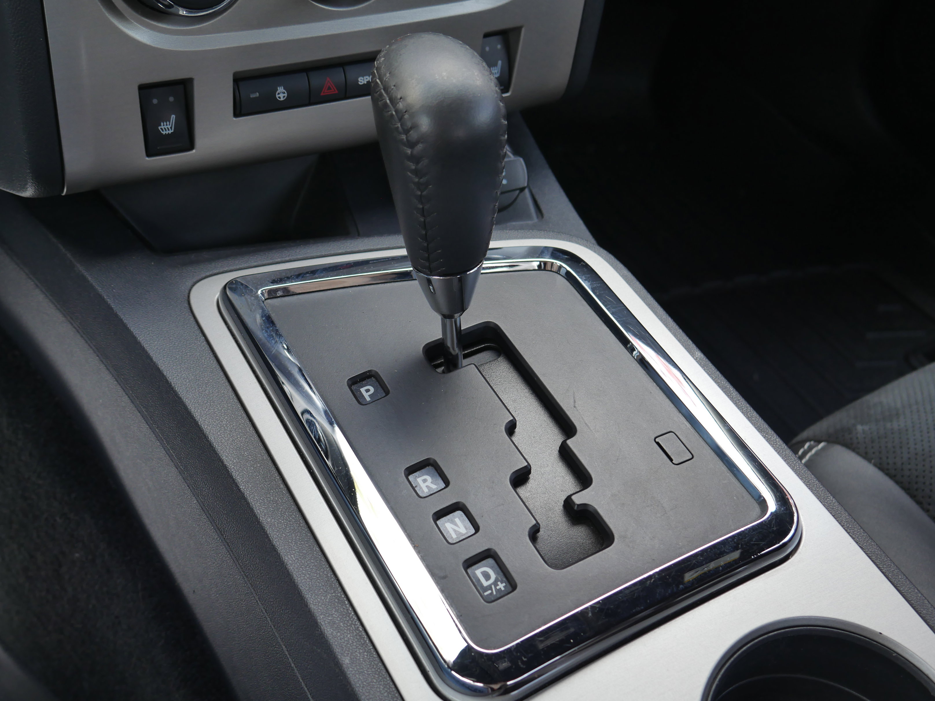 Used 2014 Dodge Challenger SRT8 RWD image 11