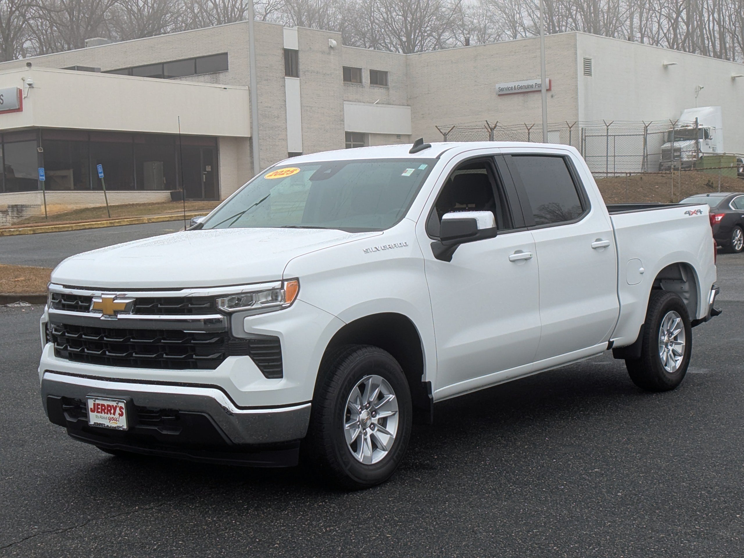 Used 2025 Chevrolet Silverado 1500 LT AWD/4WD image 4