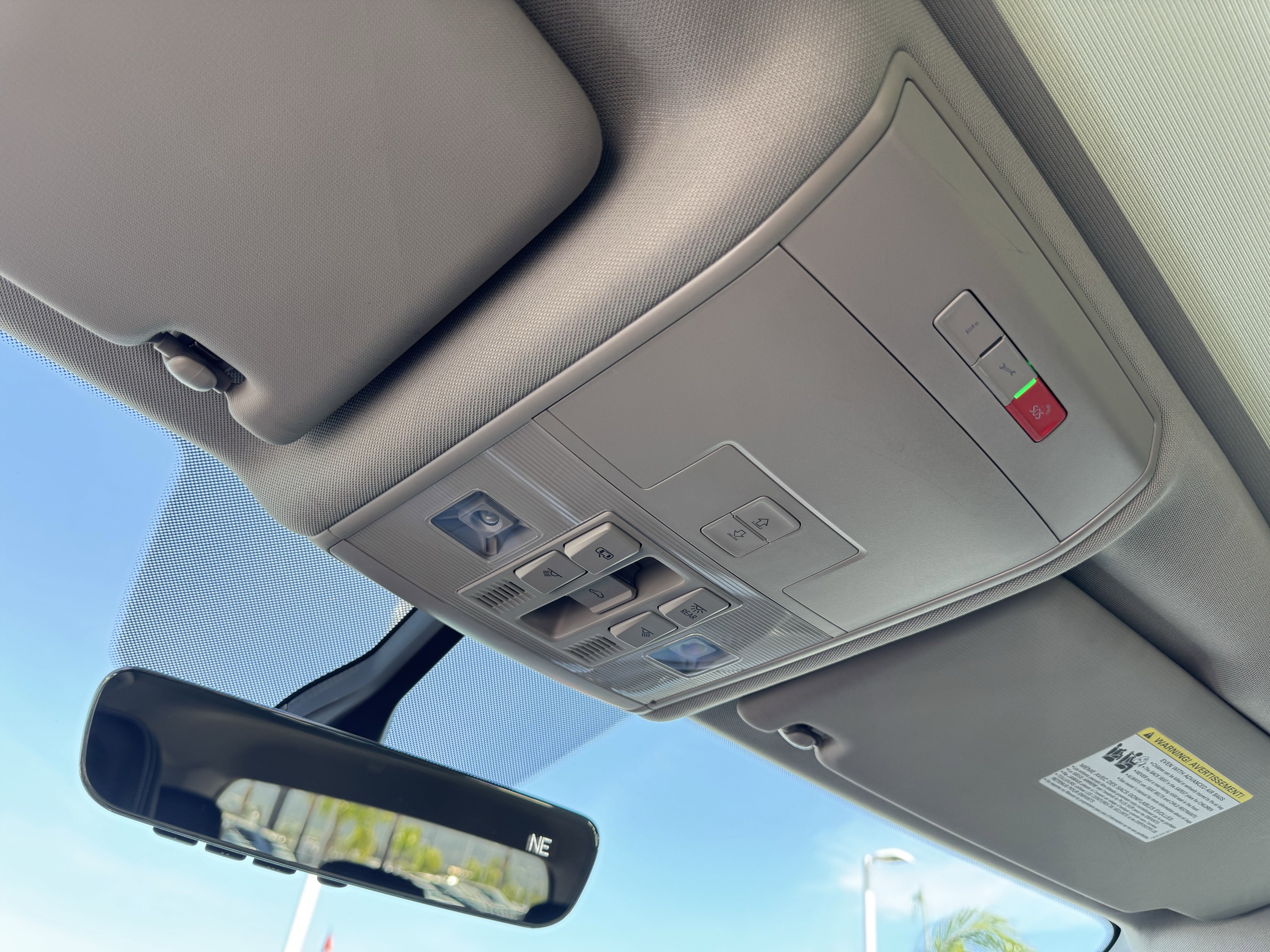 Certified 2022 Volkswagen Atlas SE w/ Panoramic Sunroof Package AWD/4WD image 30