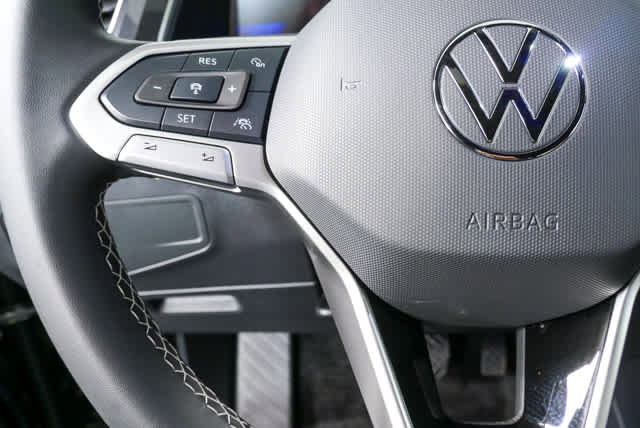 Certified 2024 Volkswagen Tiguan SE FWD image 12