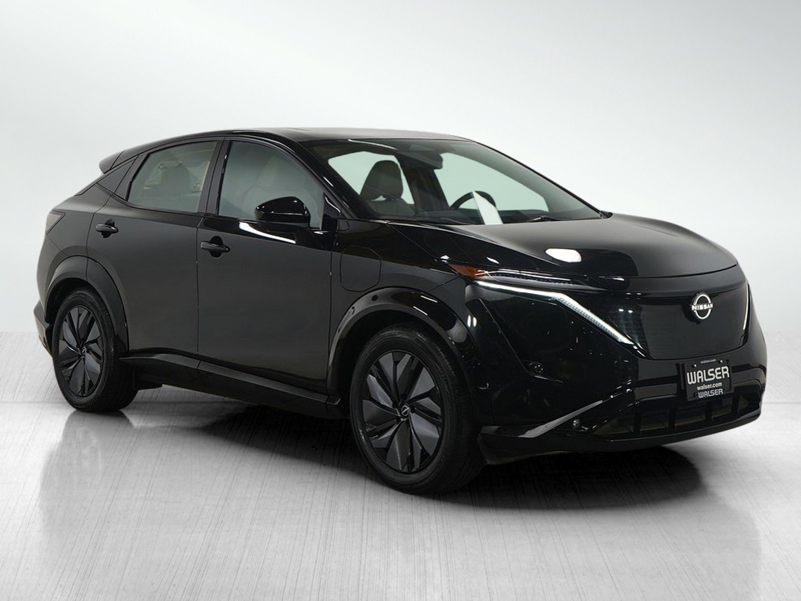 Used 2023 Nissan Ariya AWD image 7