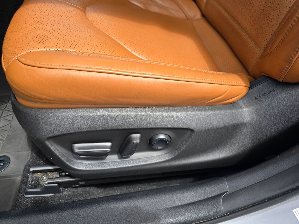 Used 2019 Toyota Avalon Limited w/ Advanced Safety Package FWD image 17