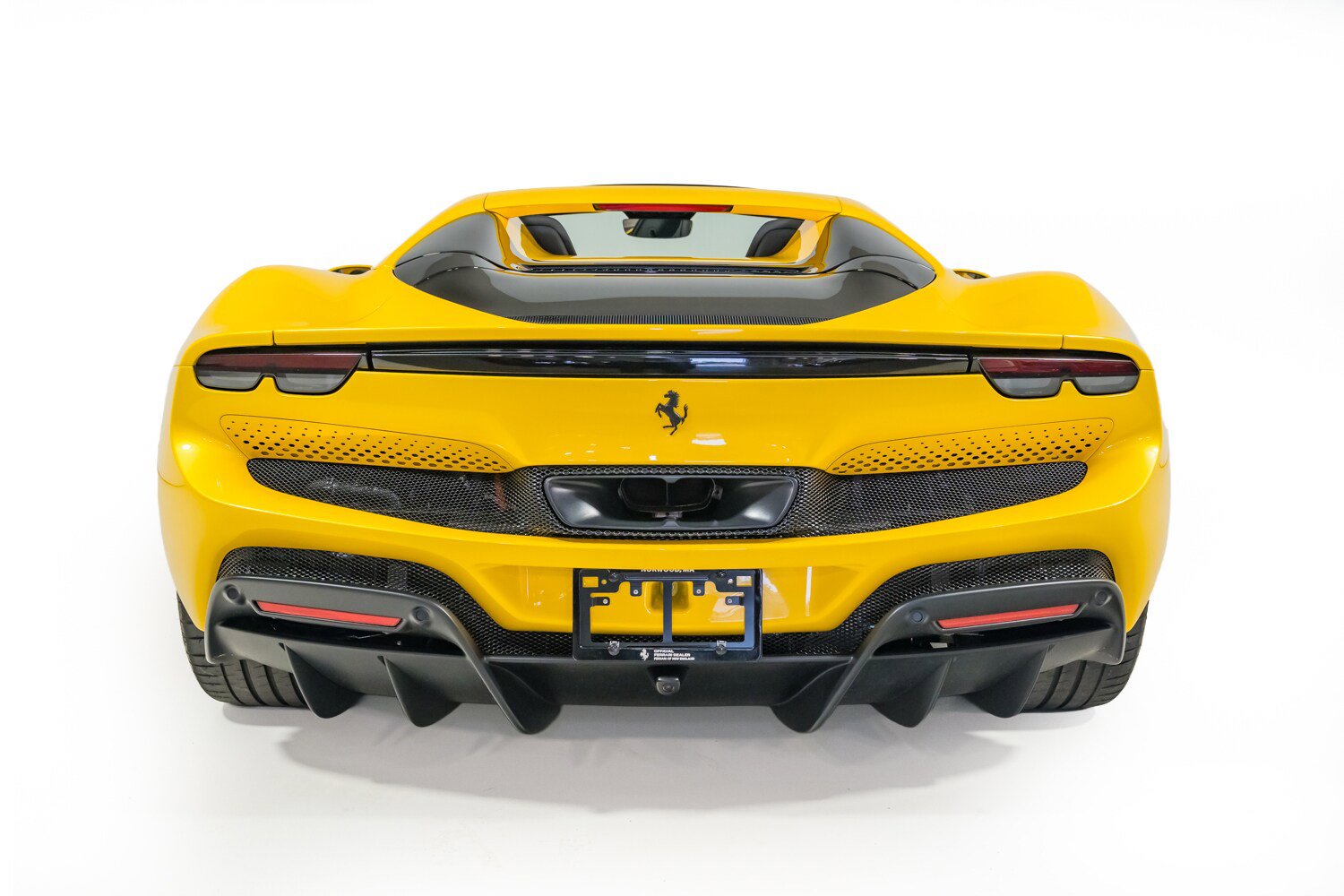 Used 2024 Ferrari 296 GTS RWD image 18