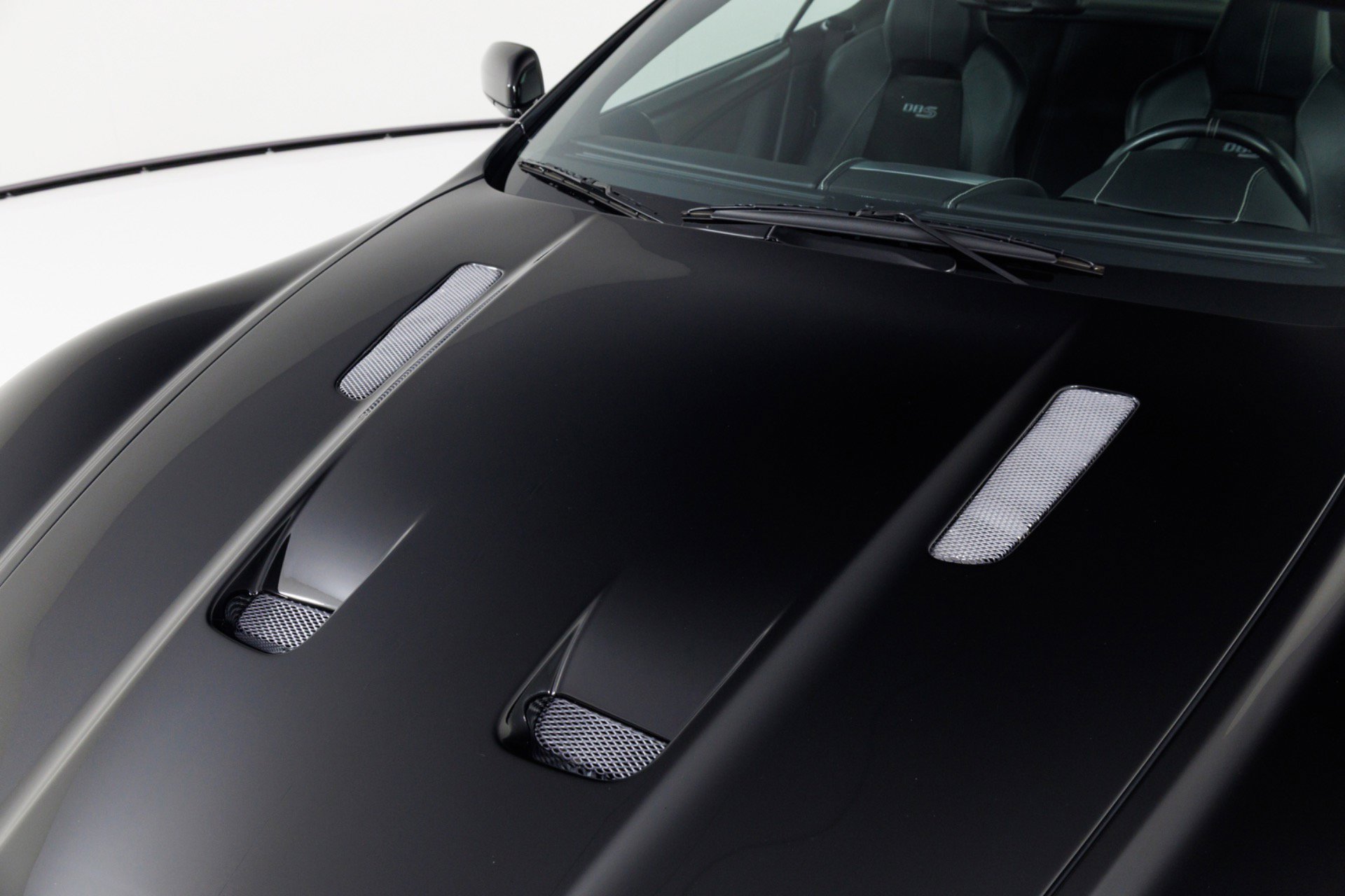 Used 2009 Aston Martin DBS Coupe RWD image 51