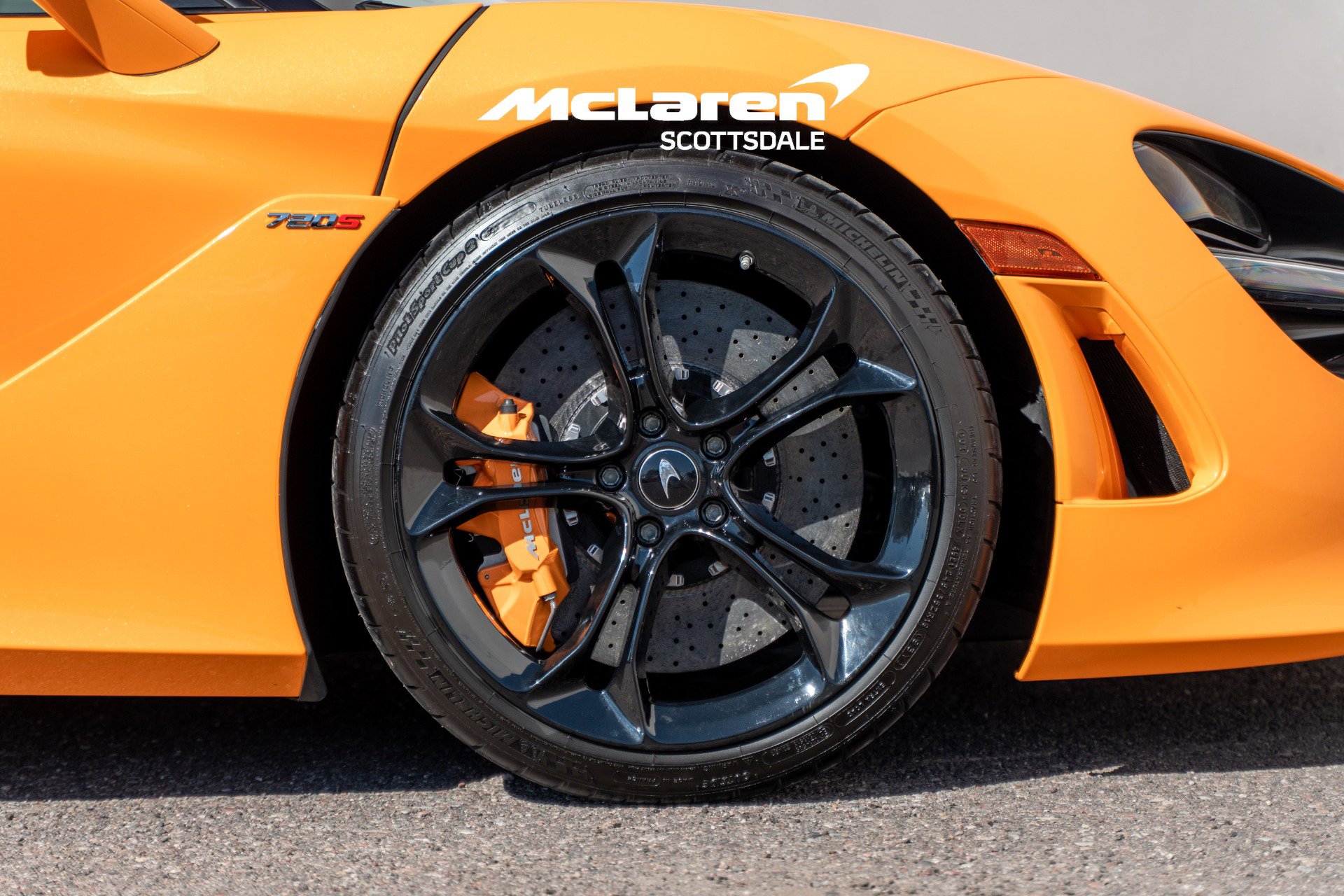 Used 2019 McLaren 720S image 22