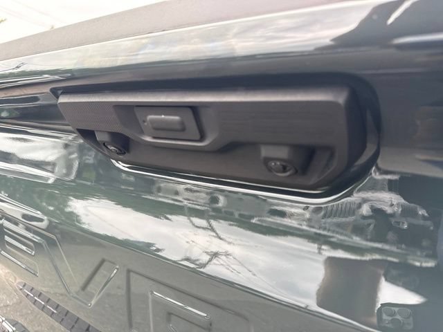 Used 2025 Chevrolet Silverado 1500 LT AWD/4WD image 16