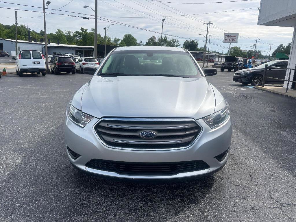 Used 2018 Ford Taurus SE FWD image 3