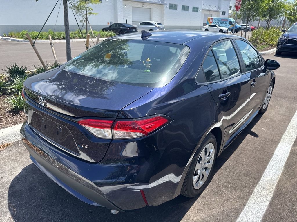 Used 2022 Toyota Corolla LE image 4