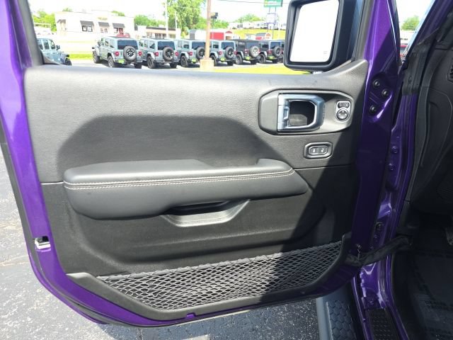 Used 2023 Jeep Wrangler Unlimited Sahara w/ Cold Weather Group AWD/4WD image 13
