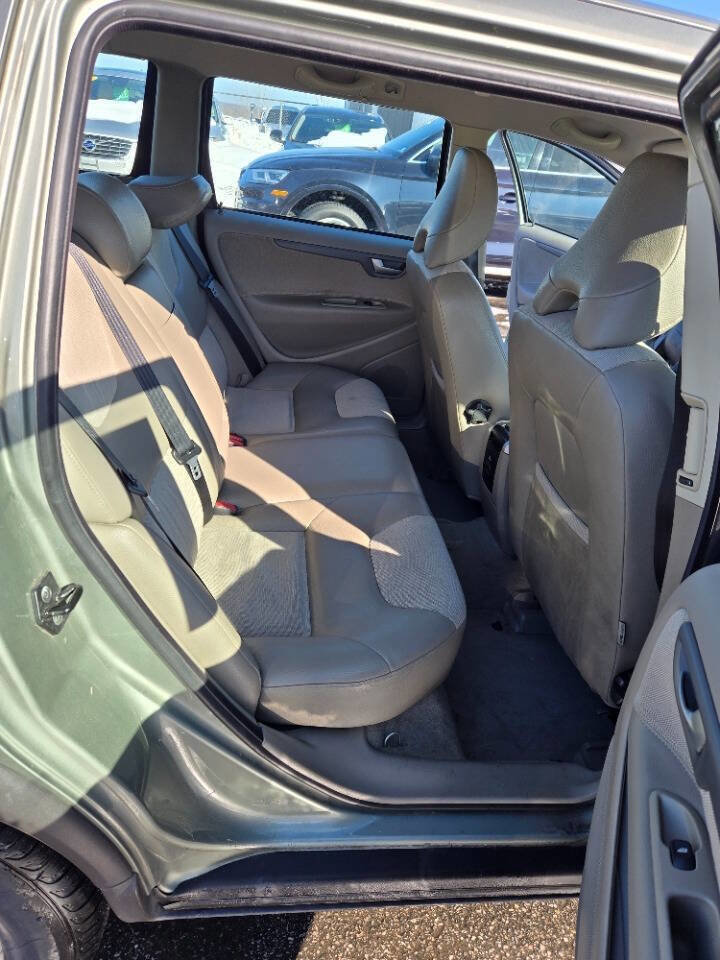 Used 2006 Volvo XC70 Base AWD 4dr Wagon image 29