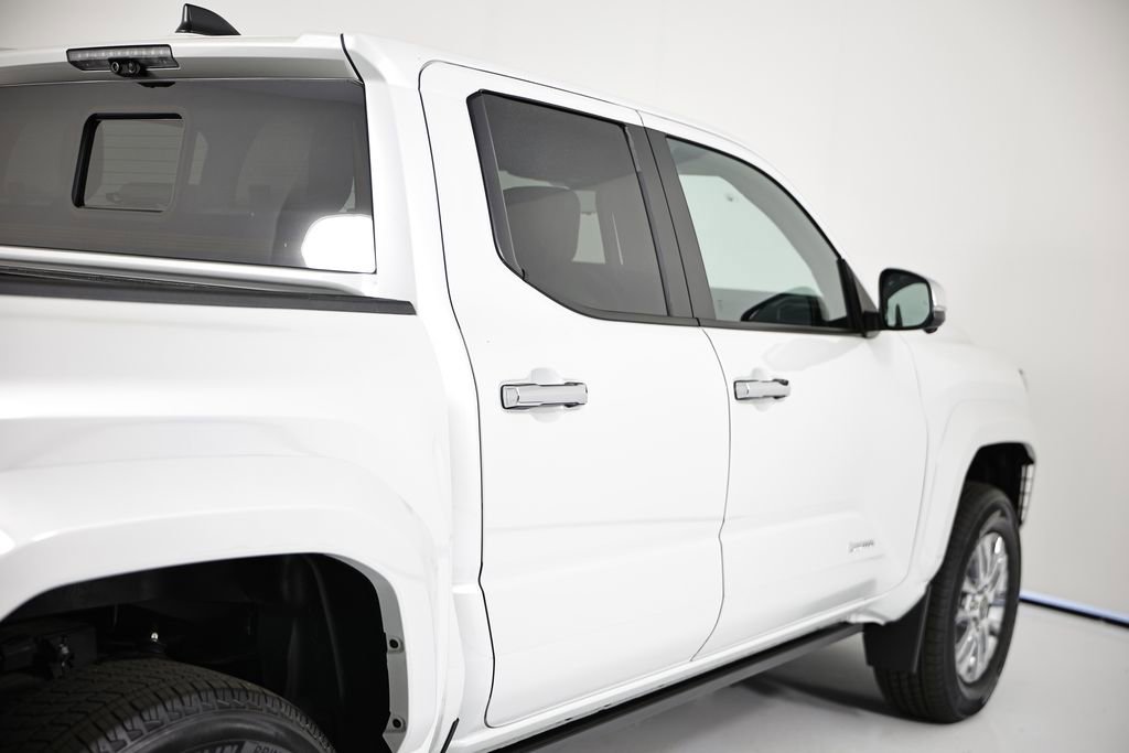 Used 2025 Toyota Tacoma Limited AWD/4WD image 5
