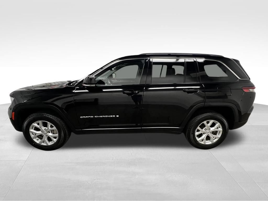 Used 2023 Jeep Grand Cherokee Limited AWD/4WD image 6