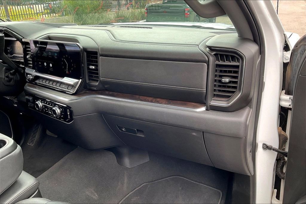 Used 2025 GMC Sierra 1500 SLT RWD image 16