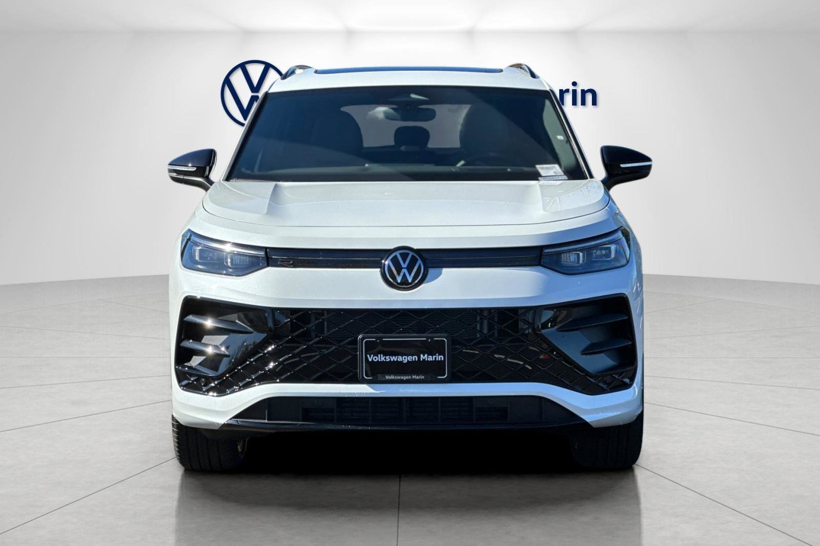 New 2026 Volkswagen Tiguan SE R-Line image 8