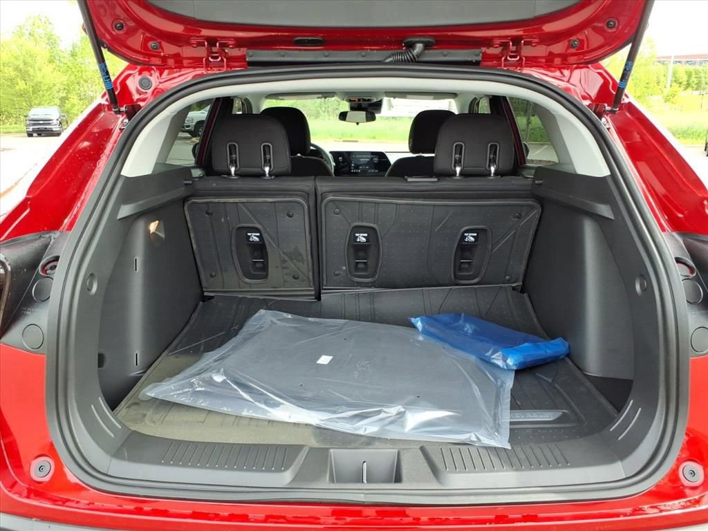 New 2026 Chevrolet Trax LS w/ LS Convenience Package FWD image 24