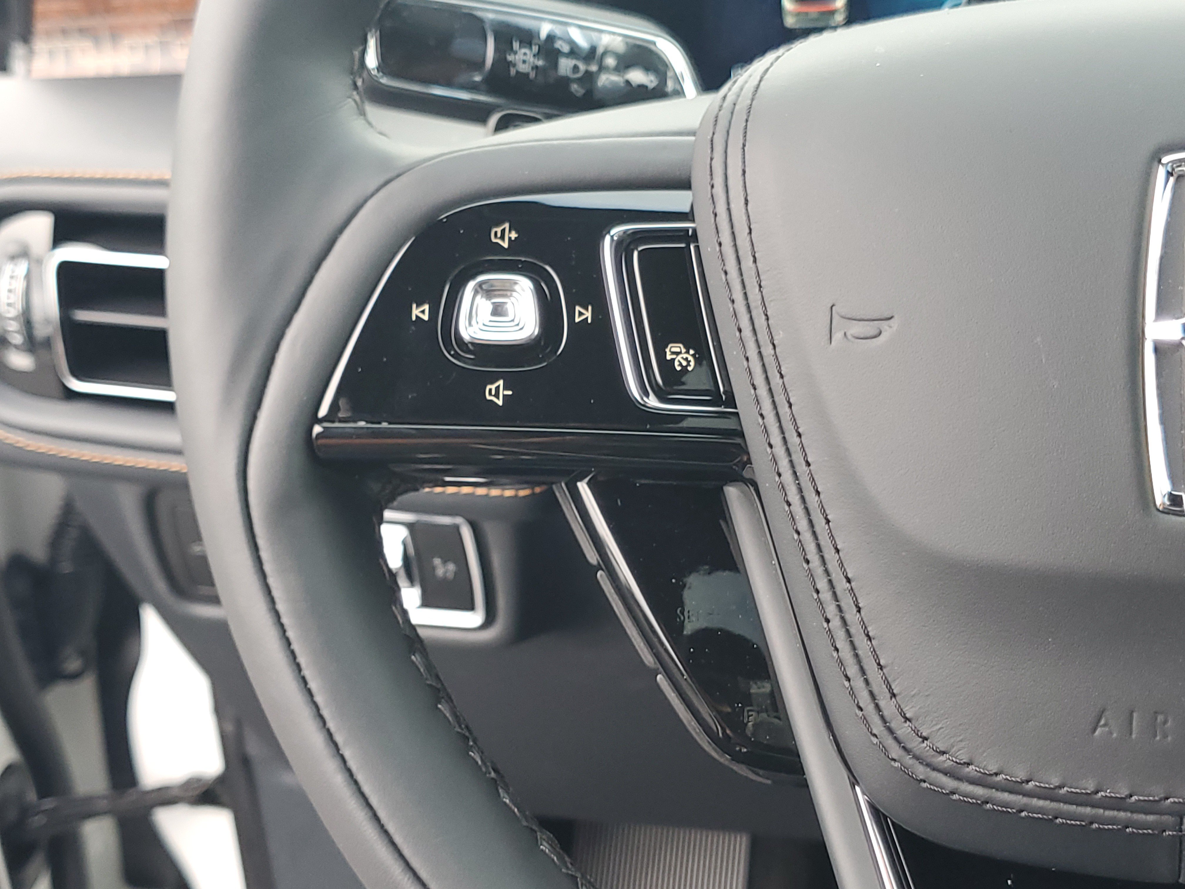 New 2026 Lincoln Aviator Black Label AWD/4WD image 16