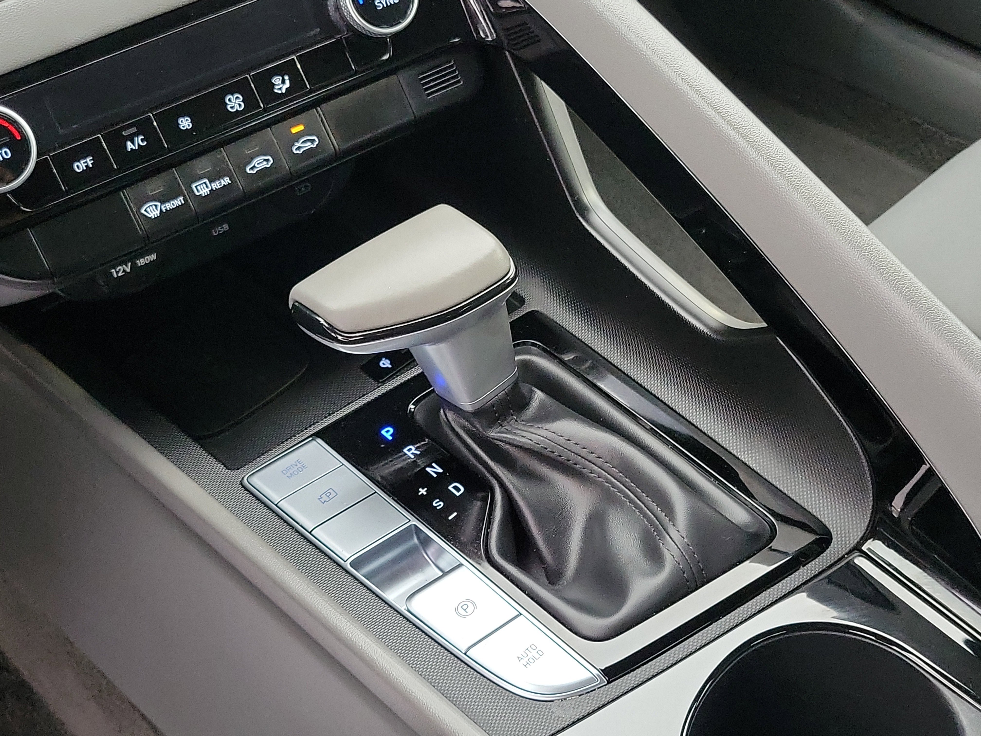 Certified 2025 Hyundai Elantra SEL FWD image 15