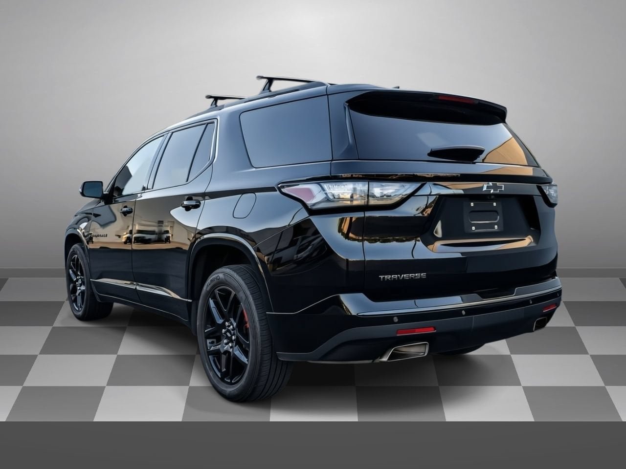 Used 2019 Chevrolet Traverse Premier w/ Redline Edition FWD image 4