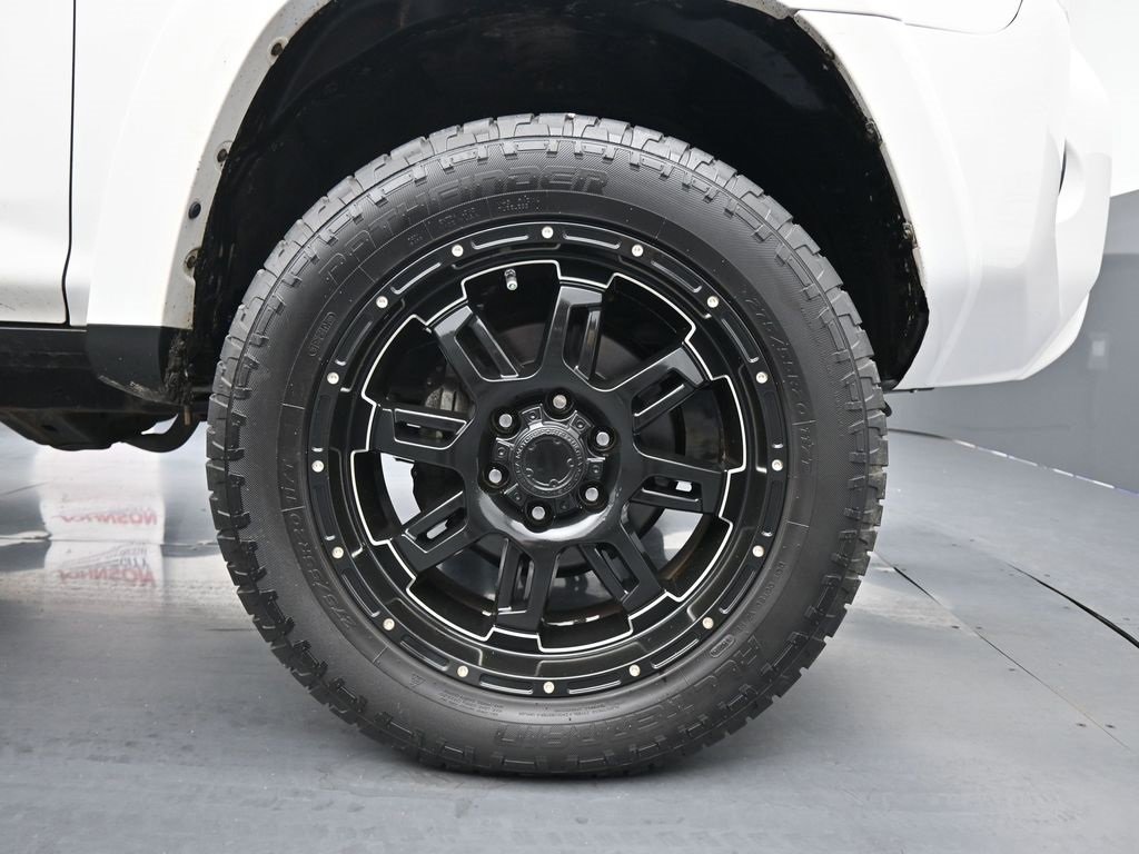 Used 2016 Toyota 4Runner SR5 image 11