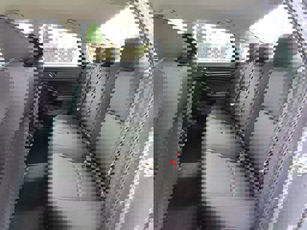 Used 2018 Honda Accord LX image 13