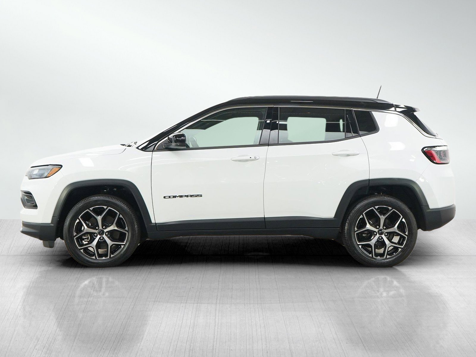 Used 2026 Jeep Compass Limited w/ Sun, Sound & Navigation Group AWD/4WD image 2