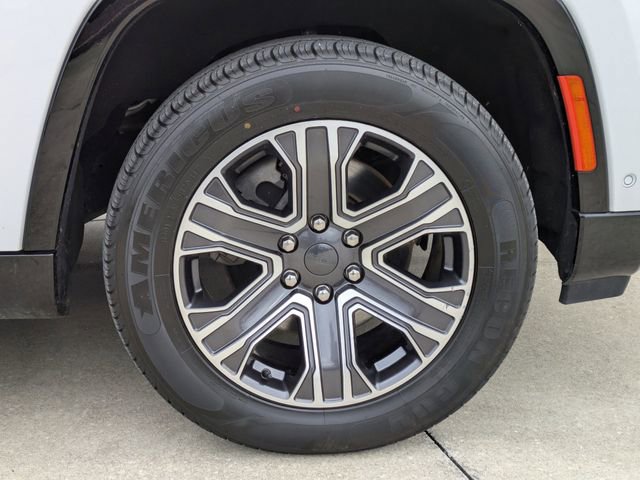 Certified 2024 Jeep Wagoneer Series II w/ Flexible Seating Group image 11