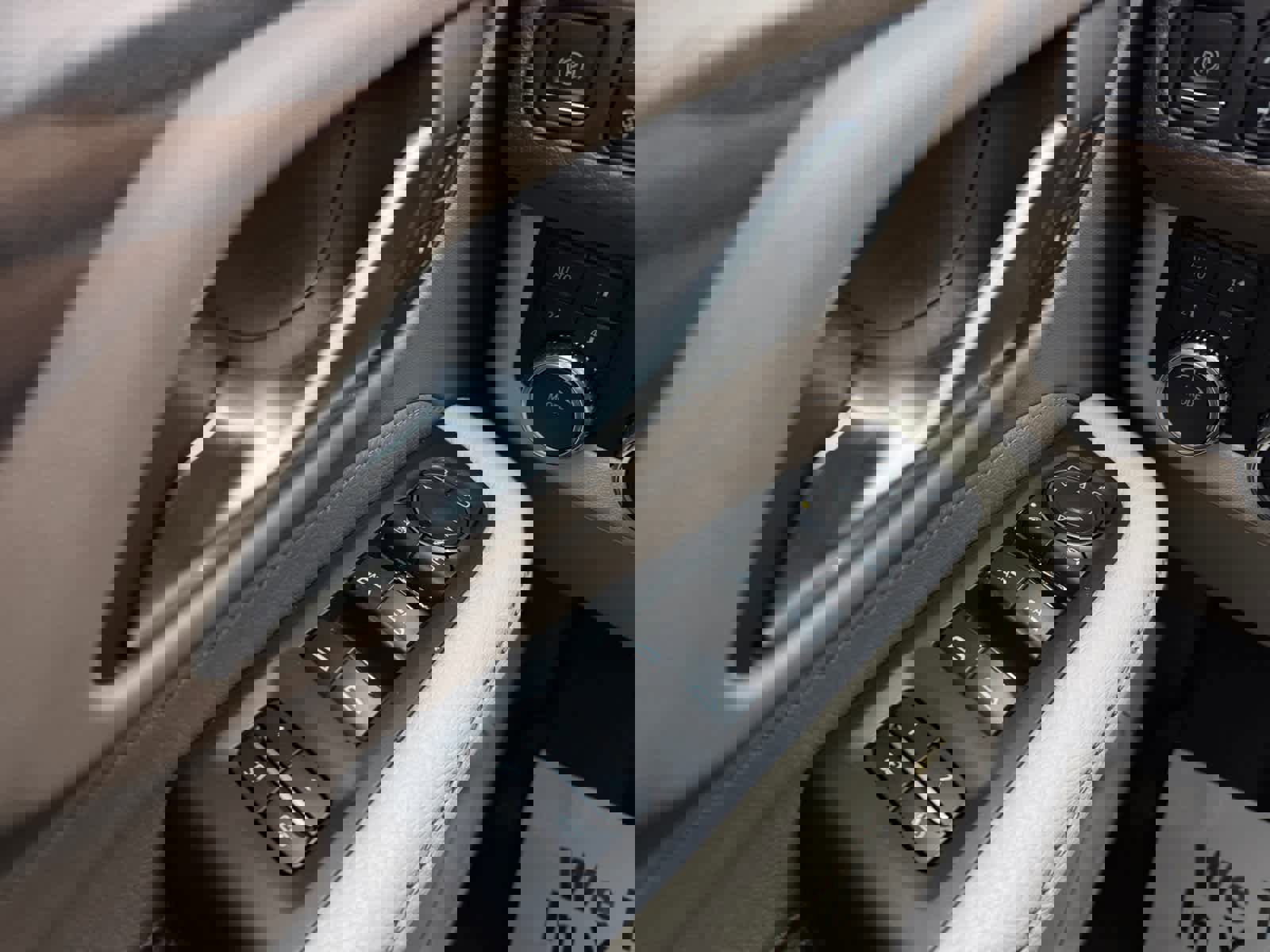 Used 2022 GMC Yukon XL Denali image 19