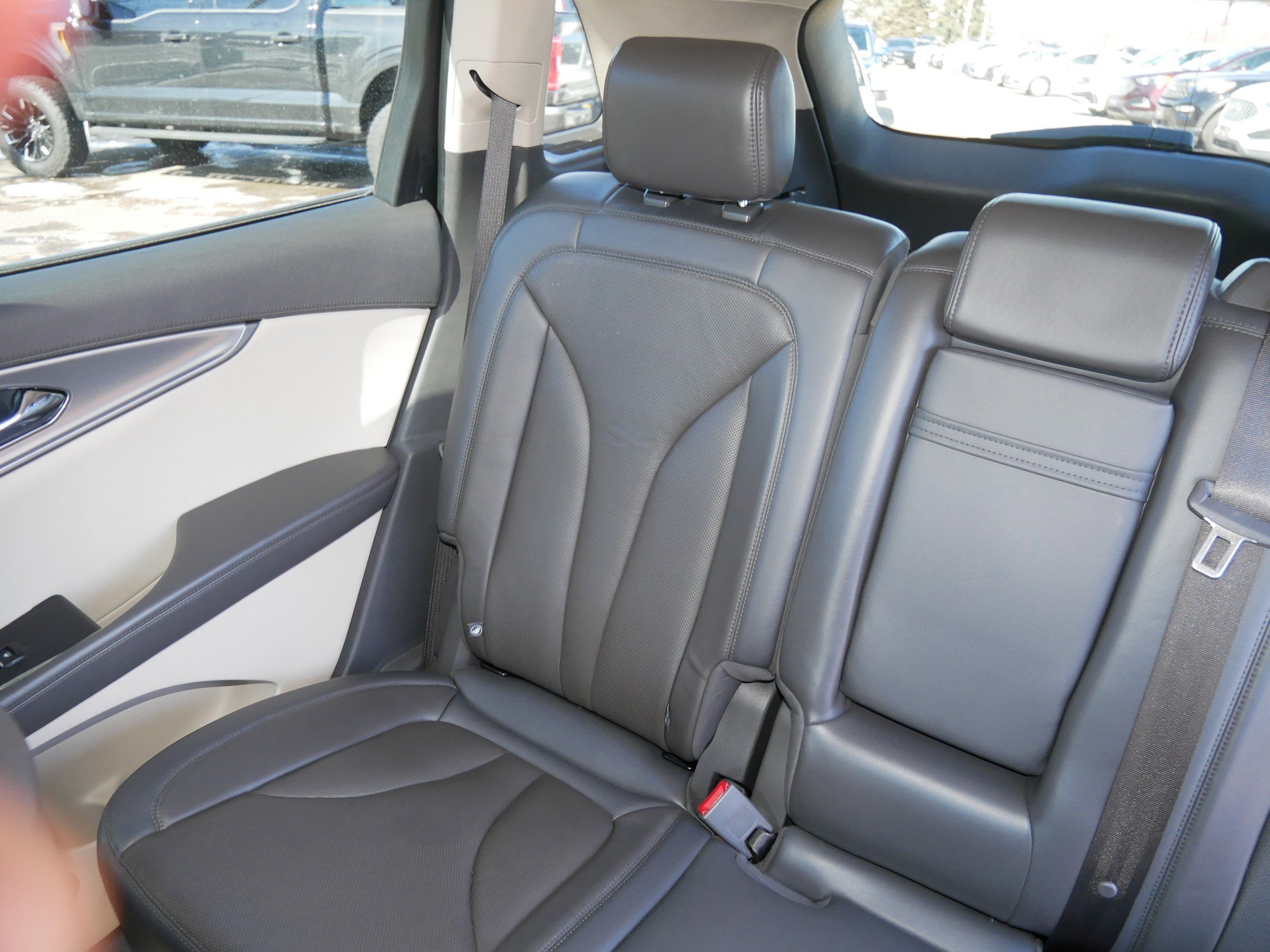 Used 2020 Lincoln Nautilus Reserve w/ Equipment Group 201A image 12