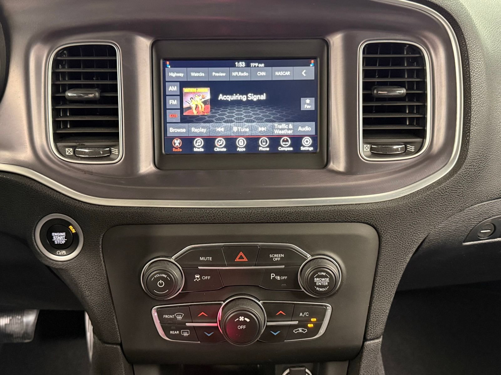 Used 2019 Dodge Charger SXT RWD image 25