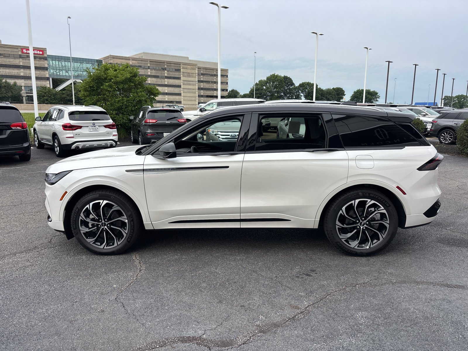 New 2026 Lincoln Nautilus Reserve AWD/4WD image 4