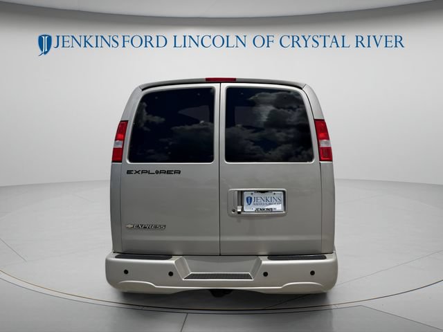 Used 2021 Chevrolet Express 2500 RWD image 7