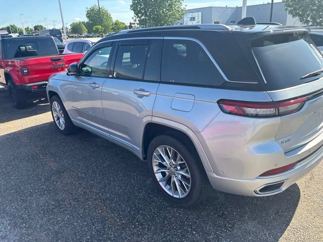 Used 2023 Jeep Grand Cherokee Summit w/ Adv Protech Group IV AWD/4WD image 3
