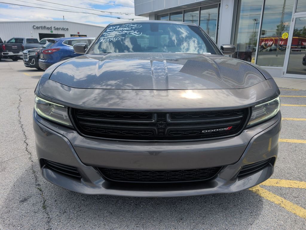 Used 2019 Dodge Charger SXT w/ Leather Interior Group RWD image 2
